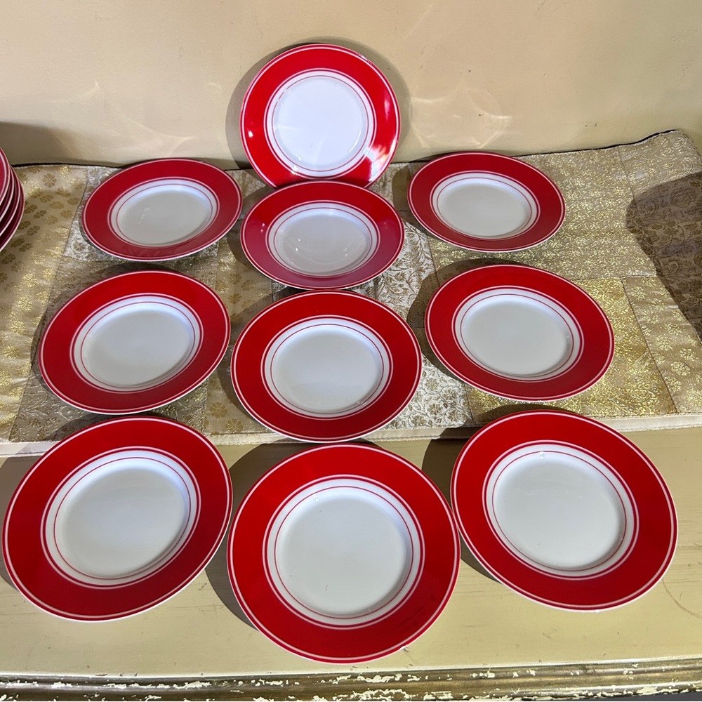 Fitz and Floyd Rondelet Rouge Red & White 5.5” Plates SET = 5